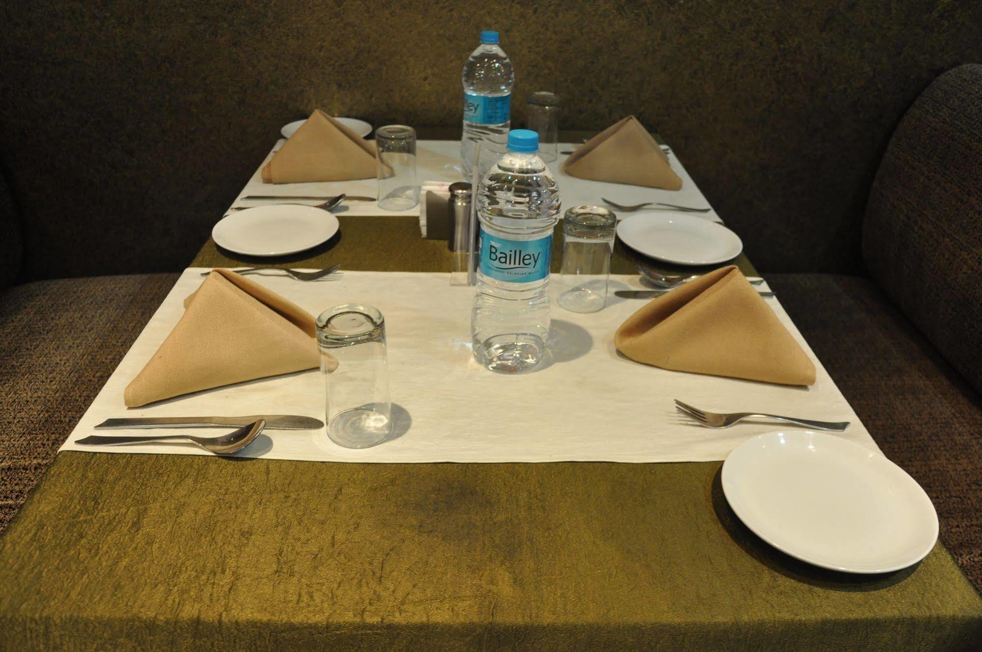 Hotel Vibhav Harsh Varanasi Eksteriør bilde